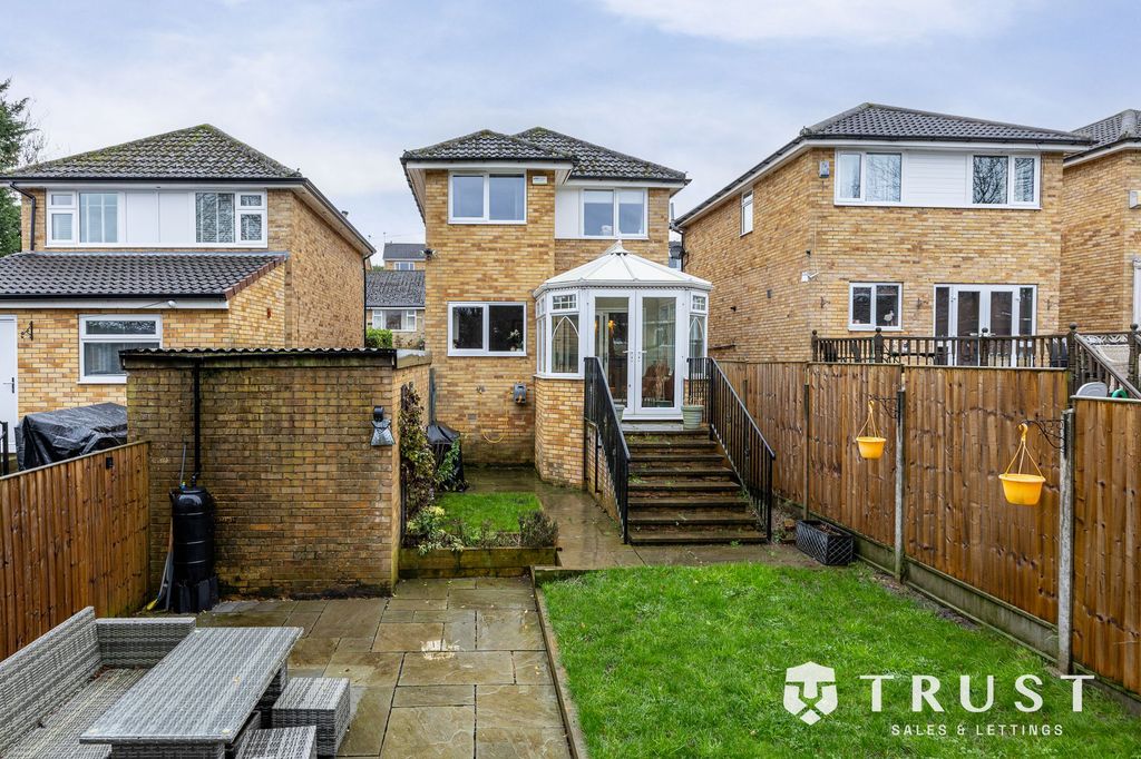 Property photo 2 of 34