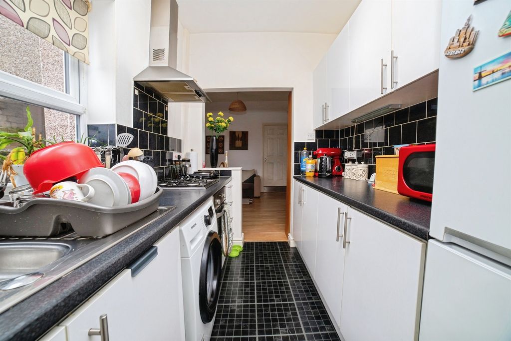 Property photo 2 of 17