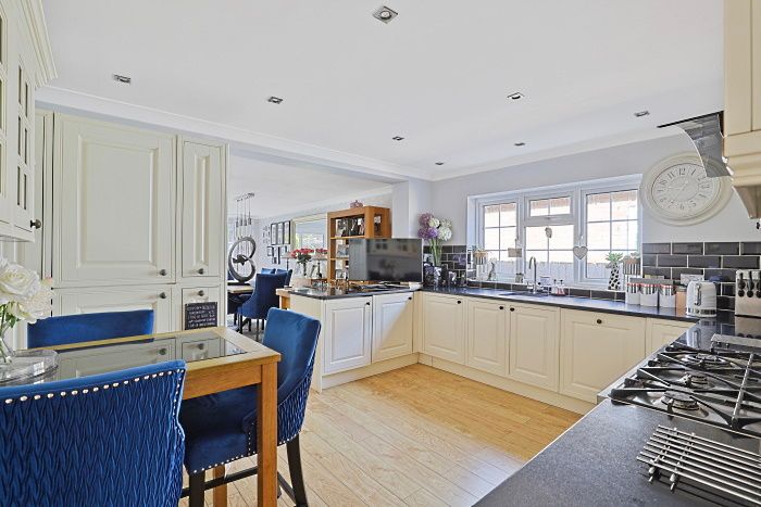 Property photo 3 of 29 Picture No. 40