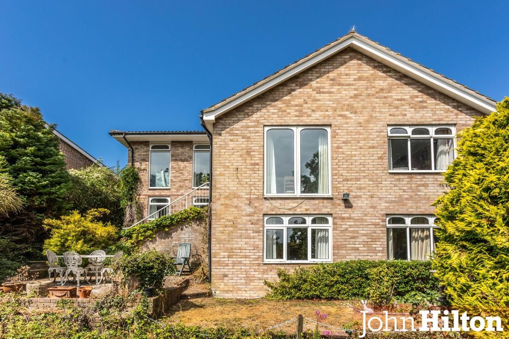 Property photo 1 of 21 Wanderdown Way61.Jpg