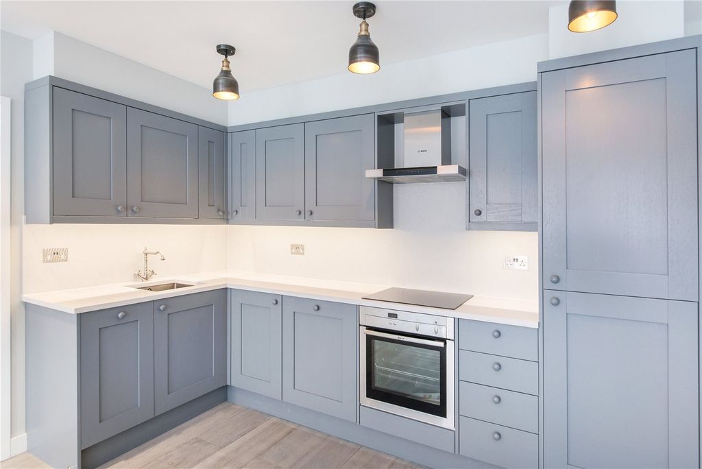 Property photo 2 of 7 St Martins Lane