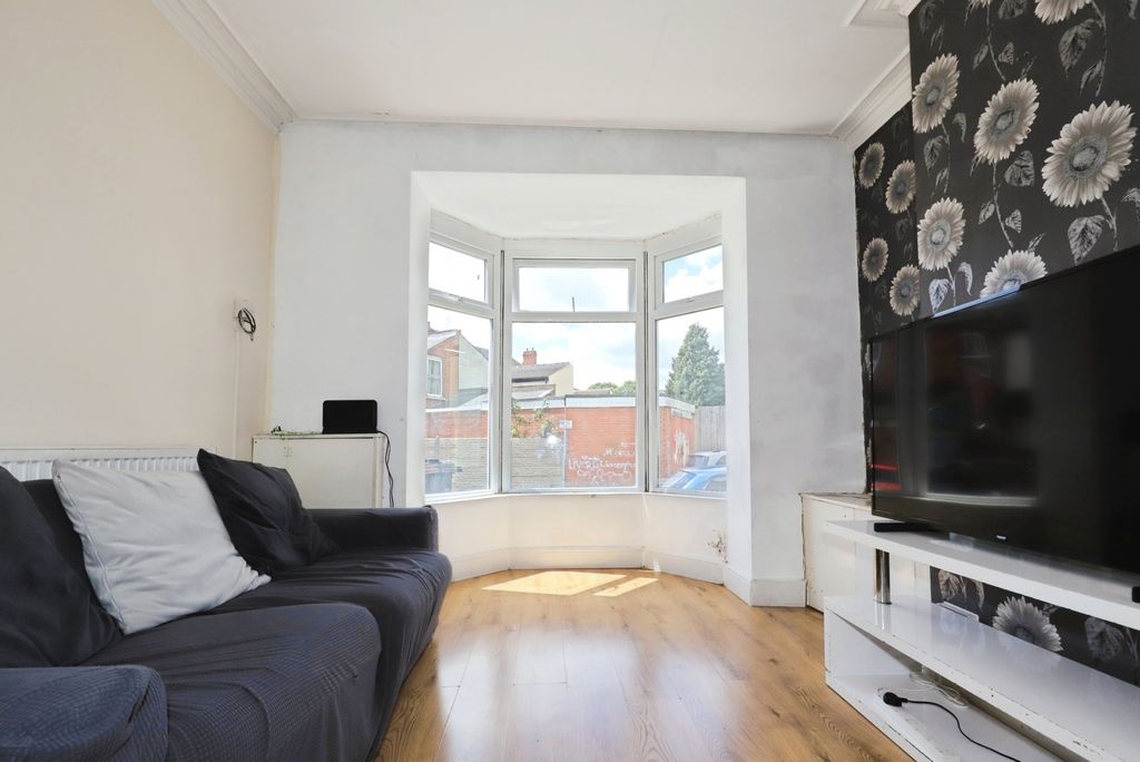 Property photo 2 of 12 Pbox-Img.Jpg