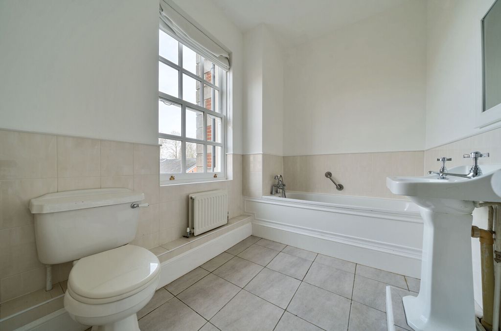 Additional image 7 of 4 bed parking/garage to rentPeninsula Square, Winchester, Hampshire SO23