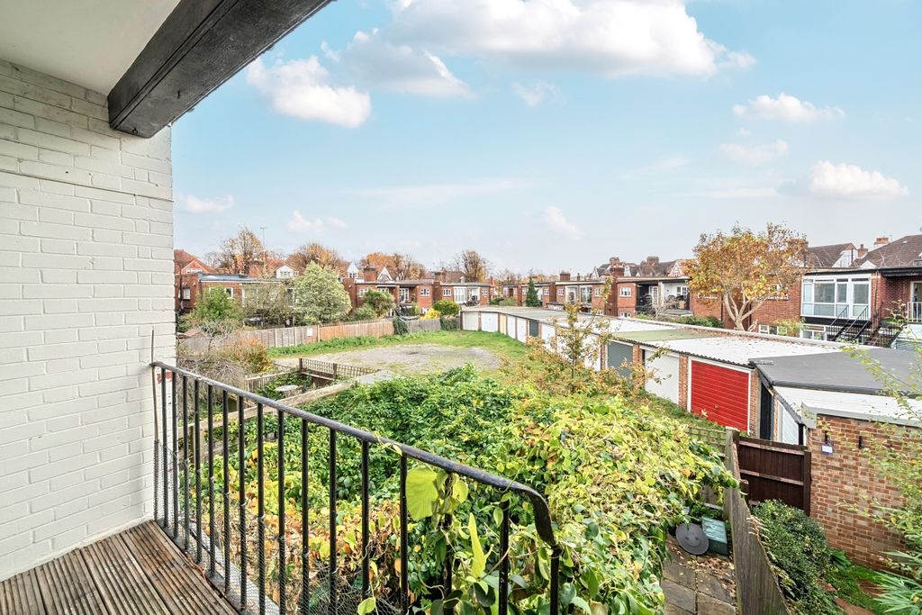 Property photo 3 of 11 Balcony