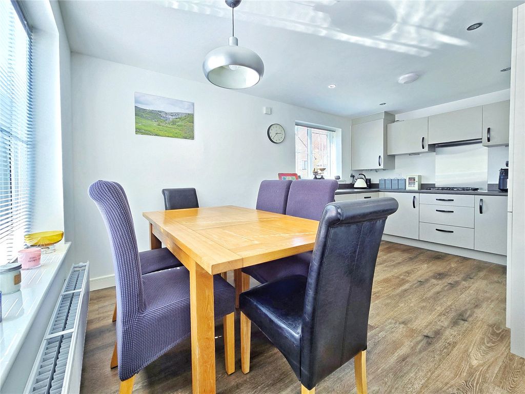 Property photo 3 of 22 Kitchen Diner