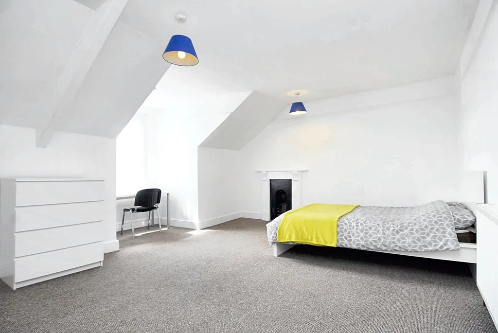 Apartment in Plymouth, Mutley - More