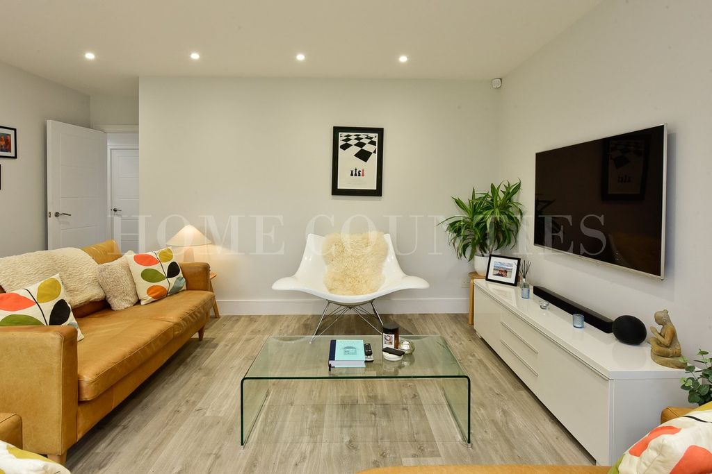 Property photo 3 of 30