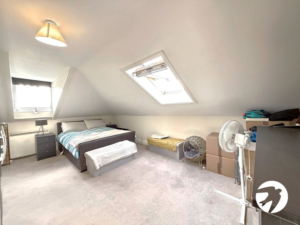 Property photo 3 of 17 Picture 3