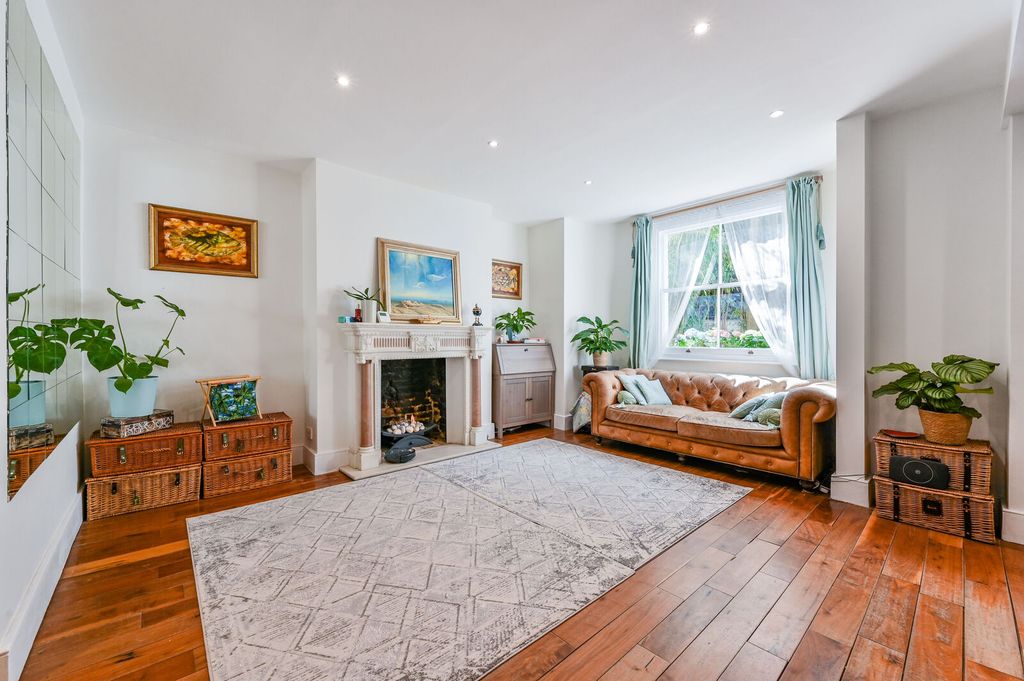 Property photo 2 of 15