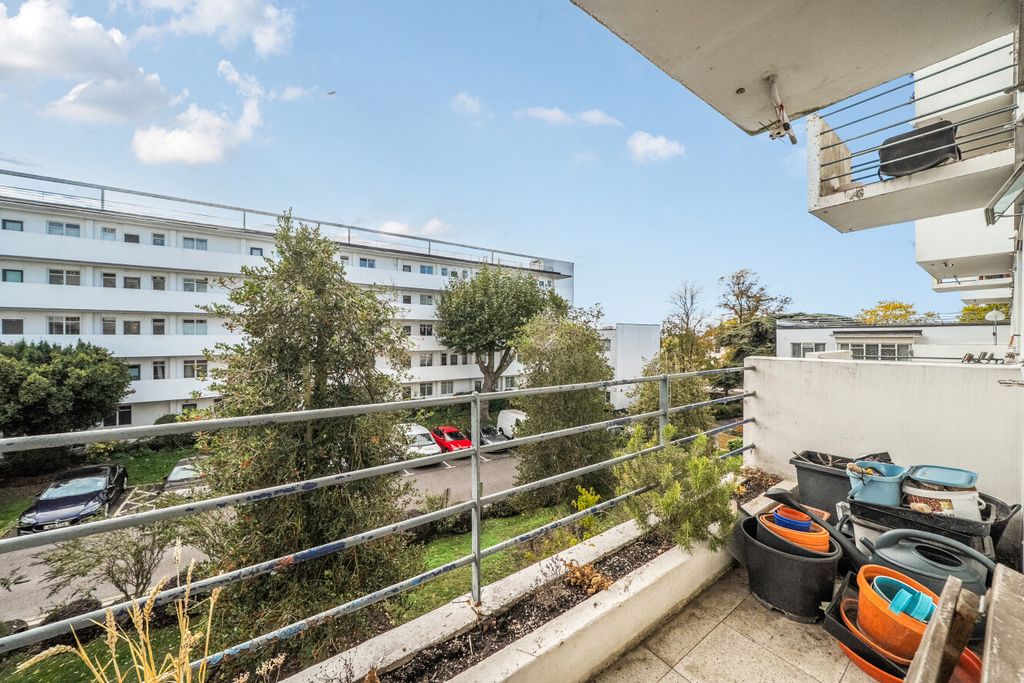 Property photo 2 of 11 1539436-9-6Ae1Fe9...