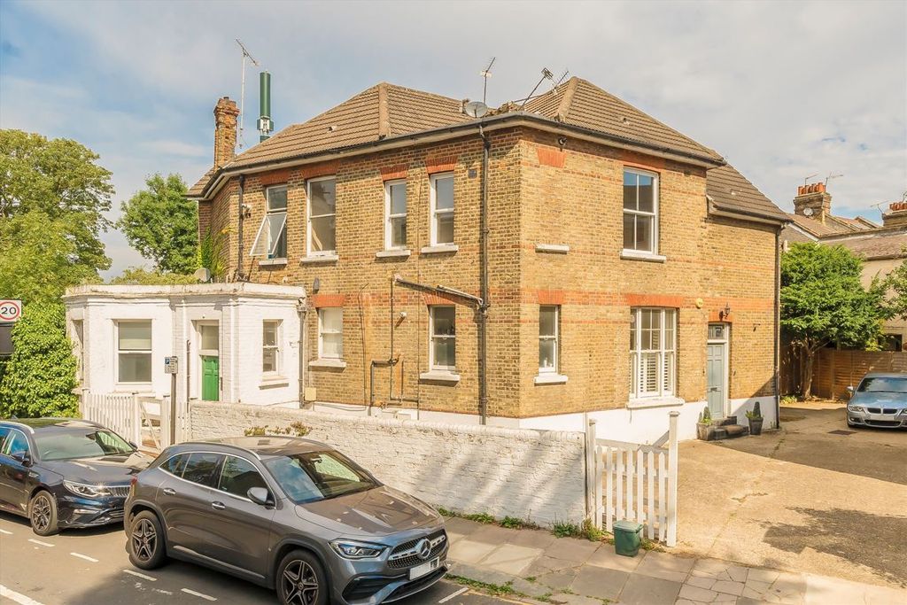 Property photo 1 of 6