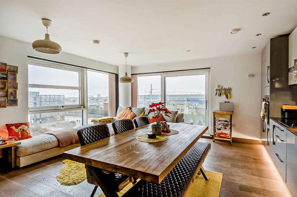 Property photo 3 of 13