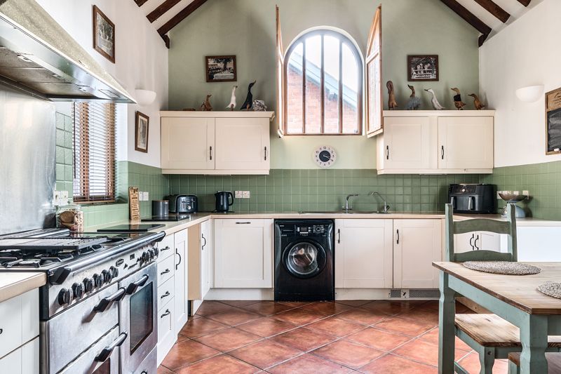 Property photo 2 of 27 Photo 8