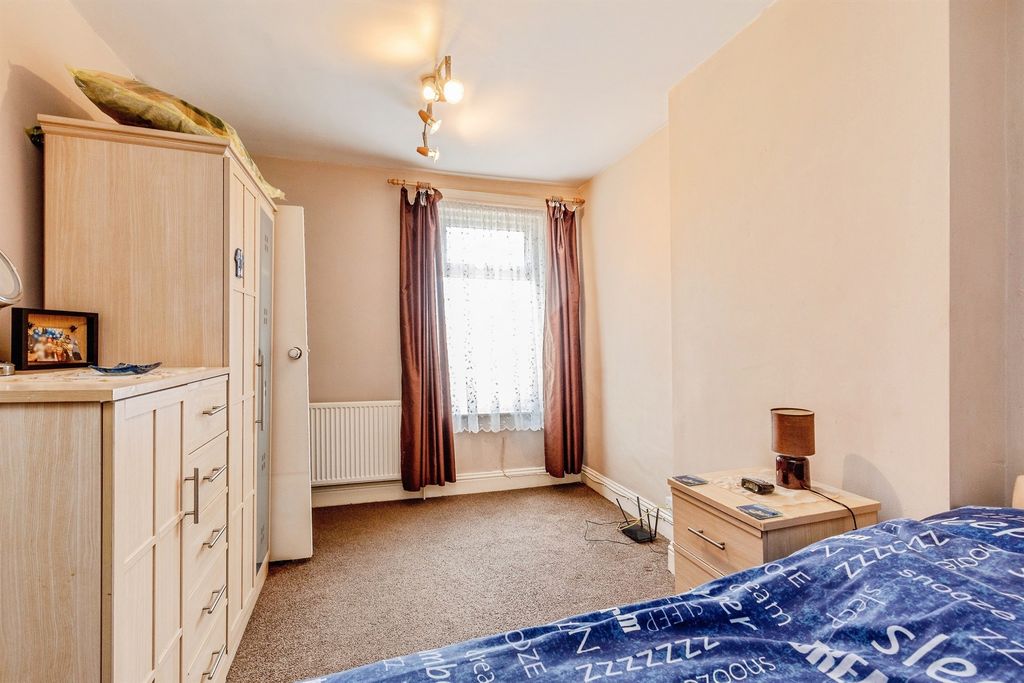 Property photo 3 of 17