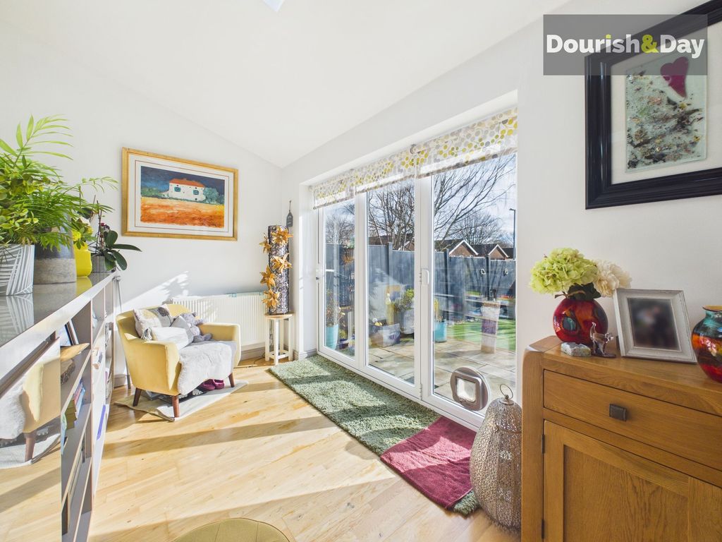 Property photo 2 of 23