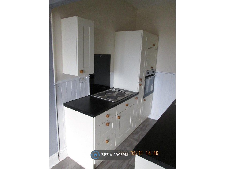 Property photo 1 of 7 Kitchen