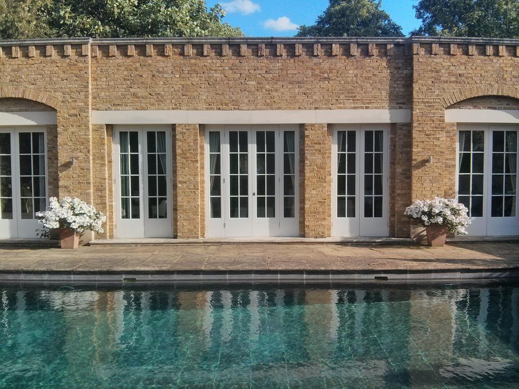 Property photo 3 of 12 Swimming Pool