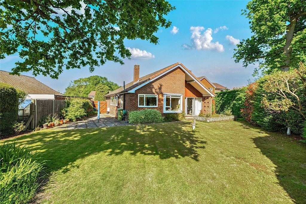 Property photo 2 of 19 Picture No. 27
