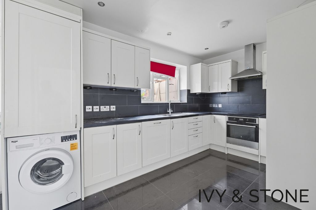 Property photo 3 of 20 3773103