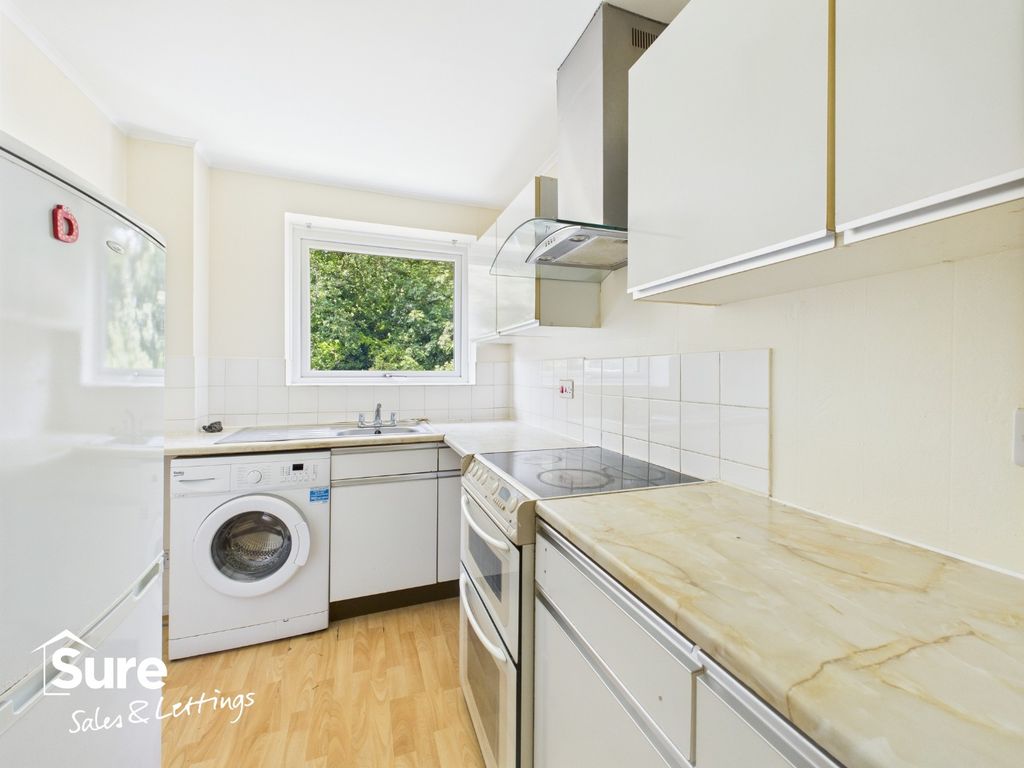 Property photo 2 of 11 4300843