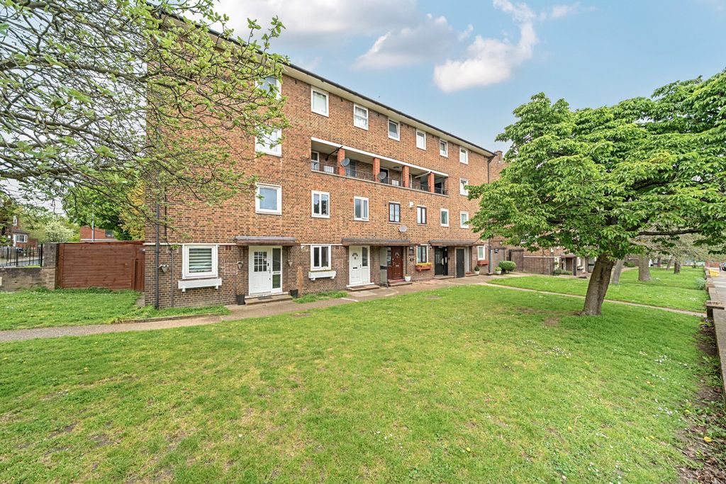 Property photo 1 of 17 External