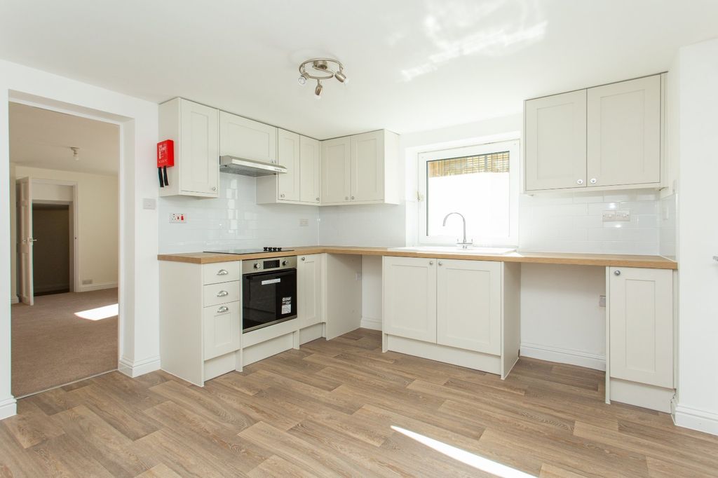 Property photo 2 of 16 Picture 2