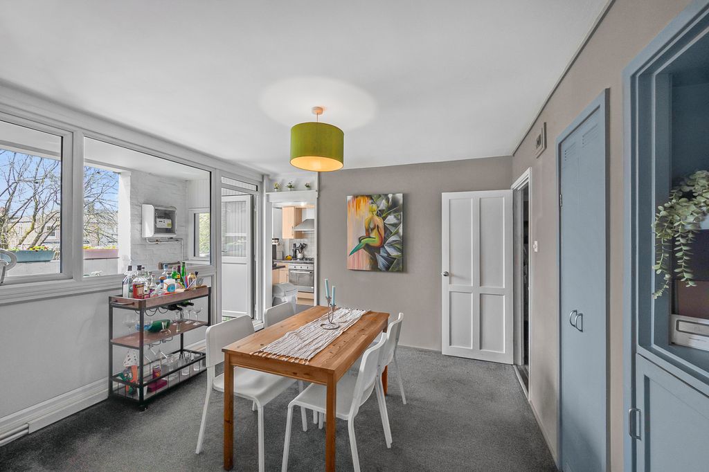 Property photo 3 of 10 Picture No. 06