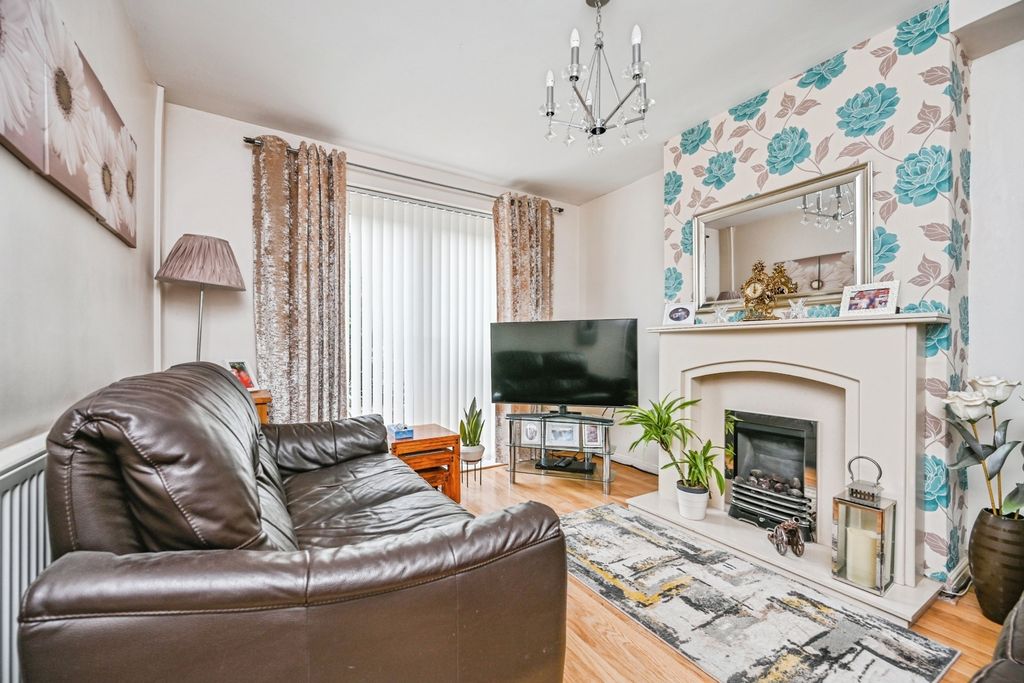 Property photo 3 of 16 Pbox-Img.Jpg