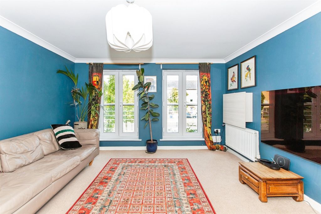 Property photo 3 of 17