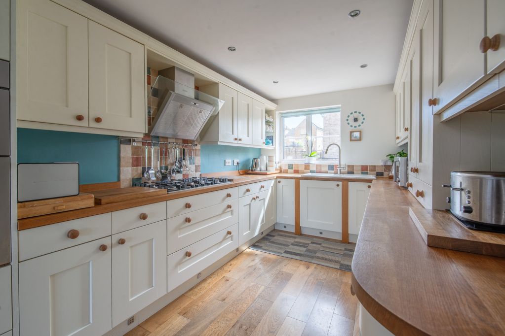 Property photo 3 of 29 Dining Kitchen