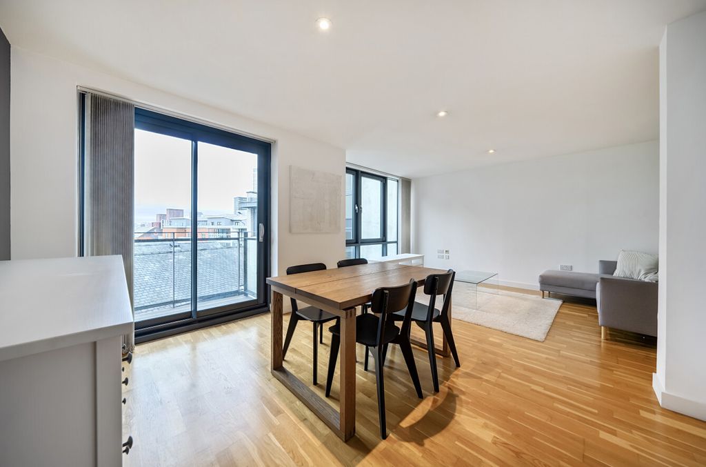 Property photo 3 of 22 1374438-3-69299d1...