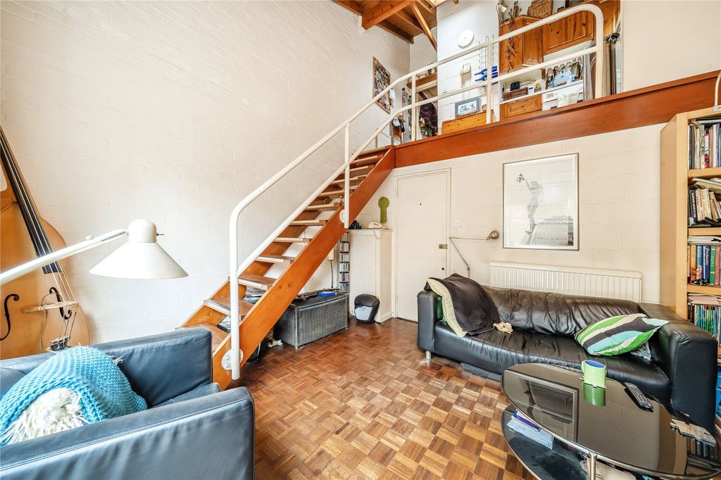 Property photo 1 of 8 Receptoin/Mezzanine