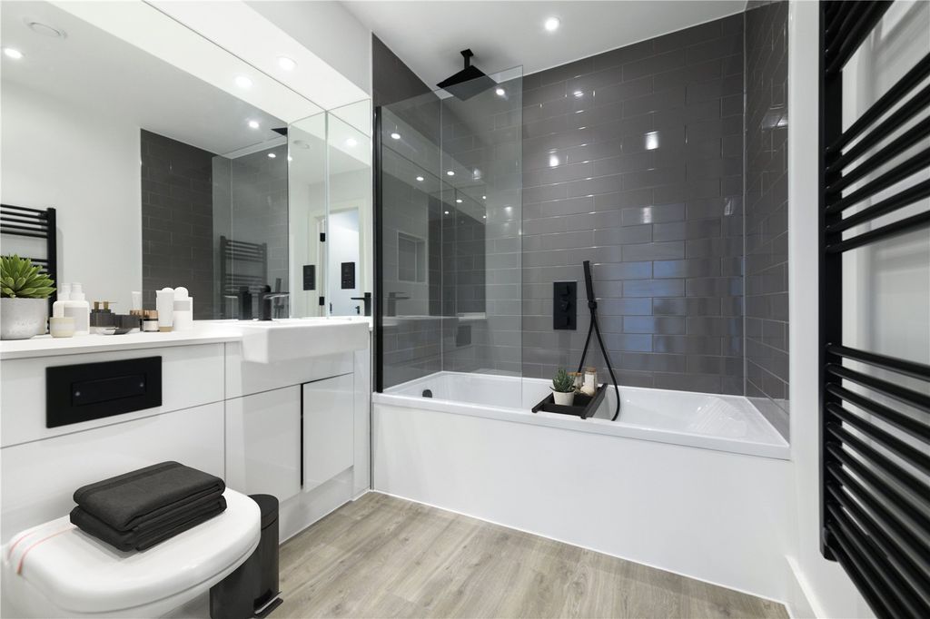 Property photo 3 of 6 Picture No. 10