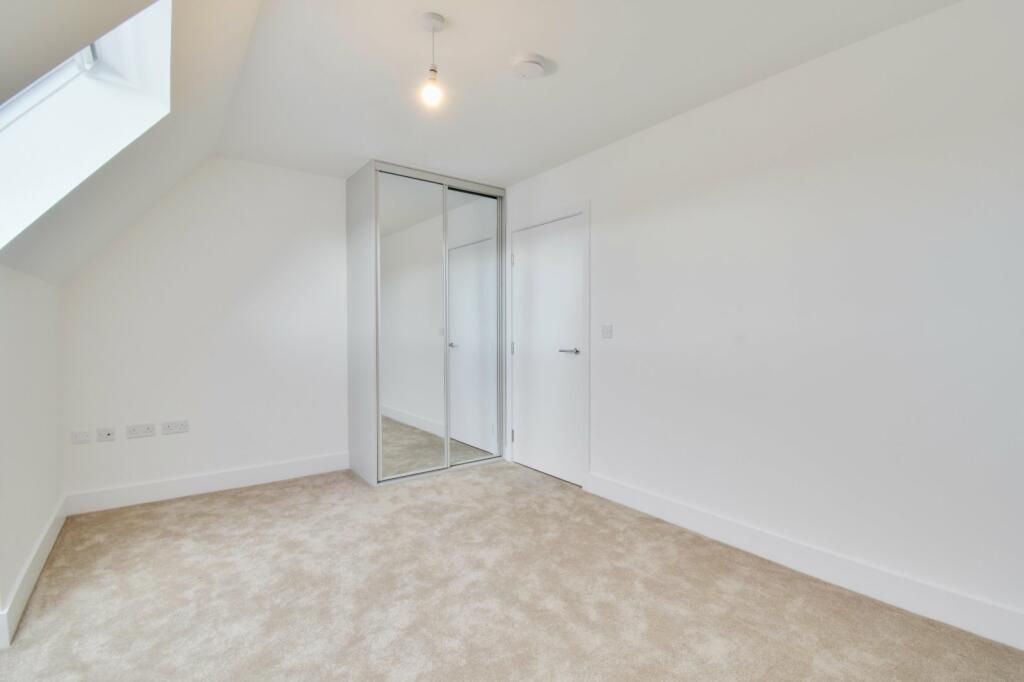 Property photo 3 of 8 Exnmbuwigkuze_J7Nhnyrq.Jpg