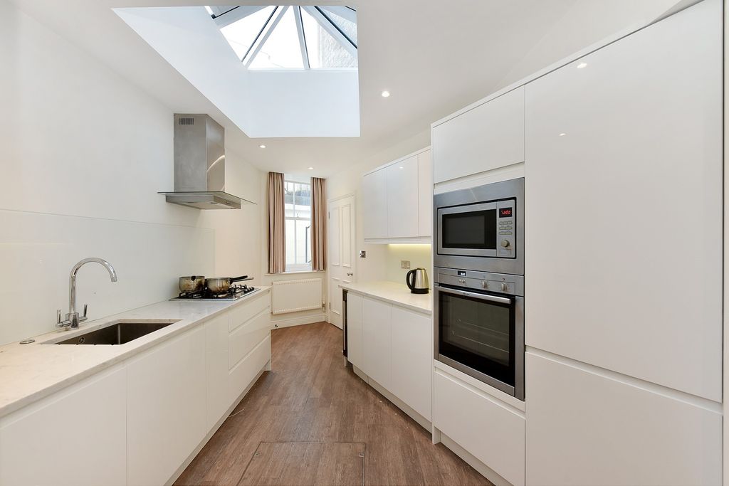 Property photo 3 of 8 Picture 3