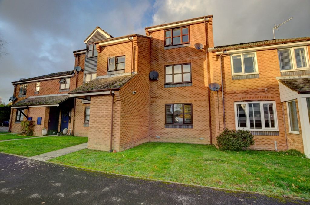 Property photo 1 of 8 60000117-Hr-1