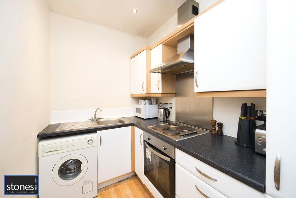 Property photo 2 of 6 Kitchen