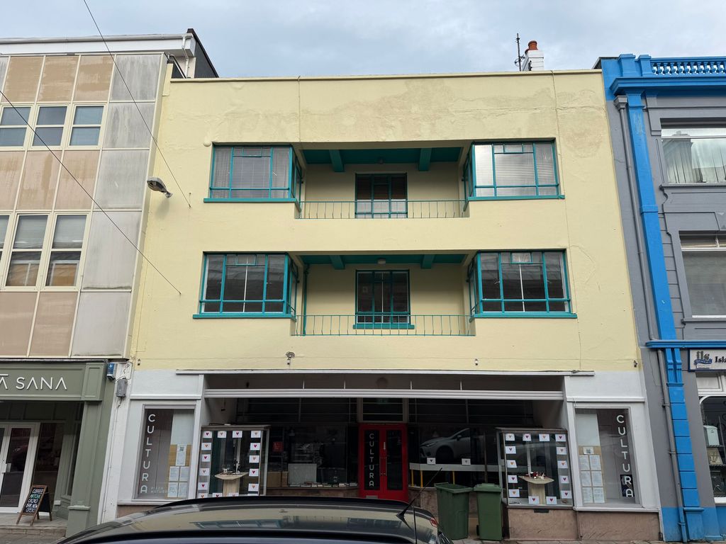 Property photo 1 of 11