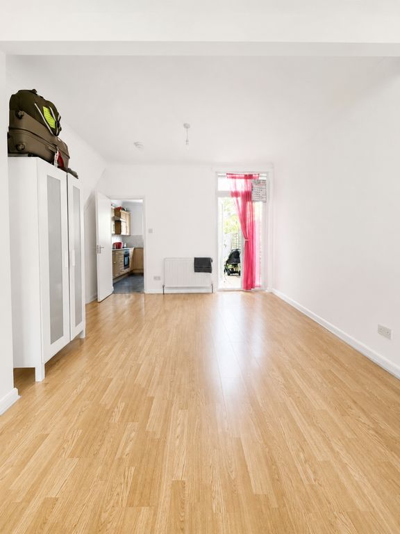 Property photo 3 of 4 B5cd2268-1c79-4591-Aa7F-5A6490F6E06c