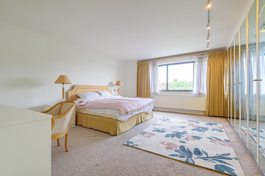 Property photo 2 of 11 Bedroom