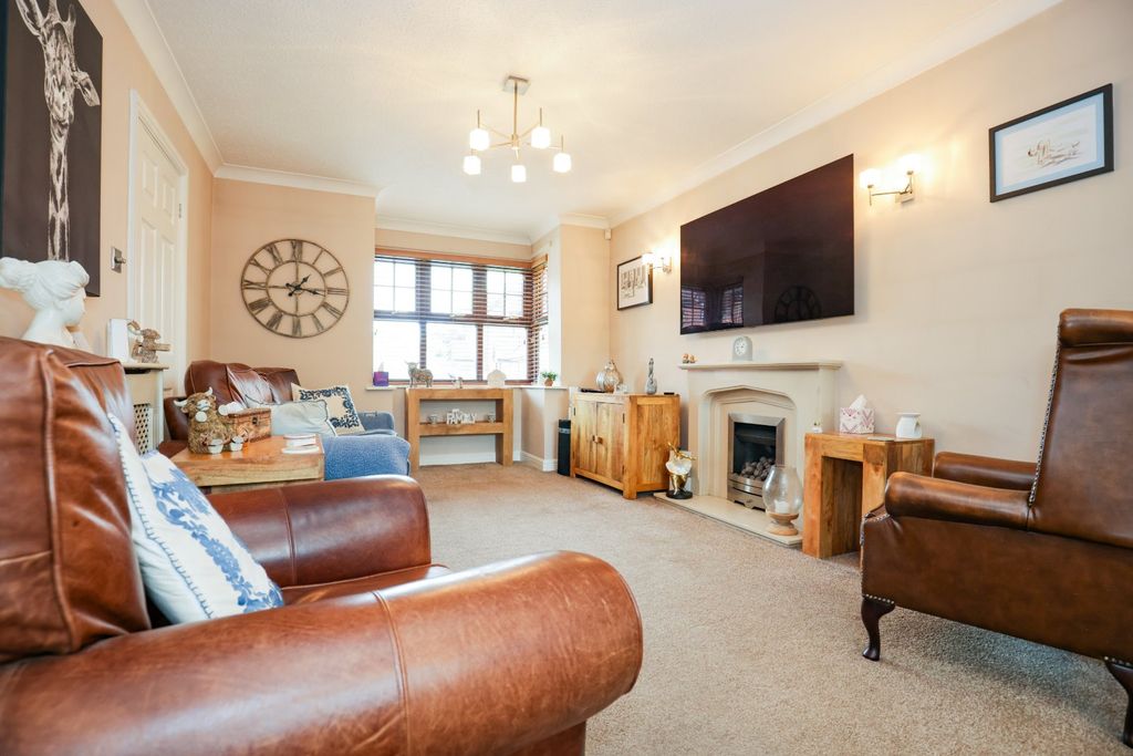 Property photo 2 of 25 Lounge Area