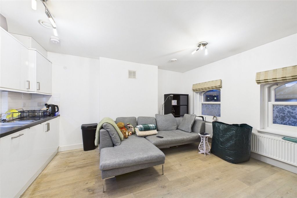 Property photo 1 of 6 Picture No. 18