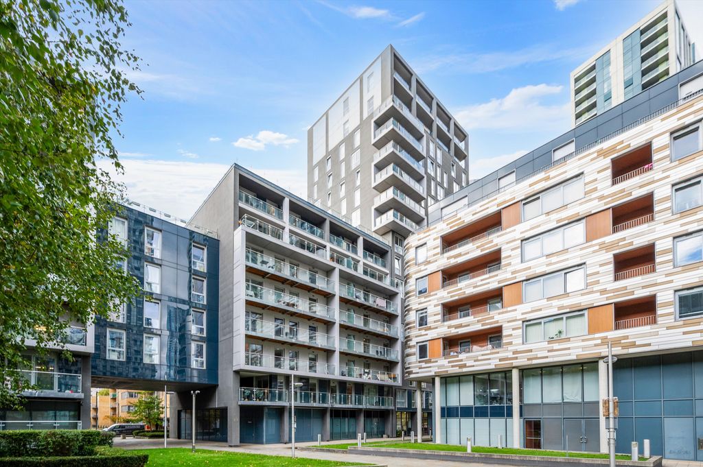 Property photo 3 of 18 Image