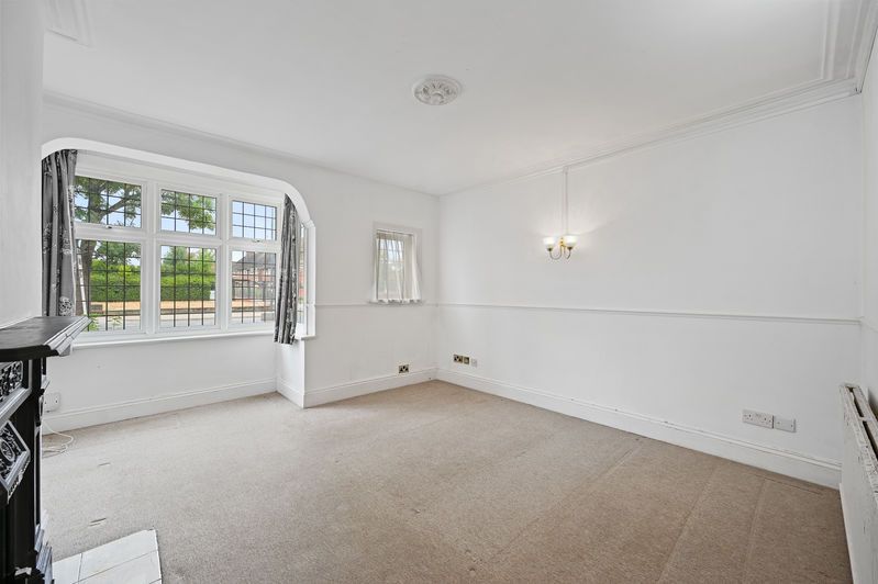 Property photo 3 of 11 Photo 3