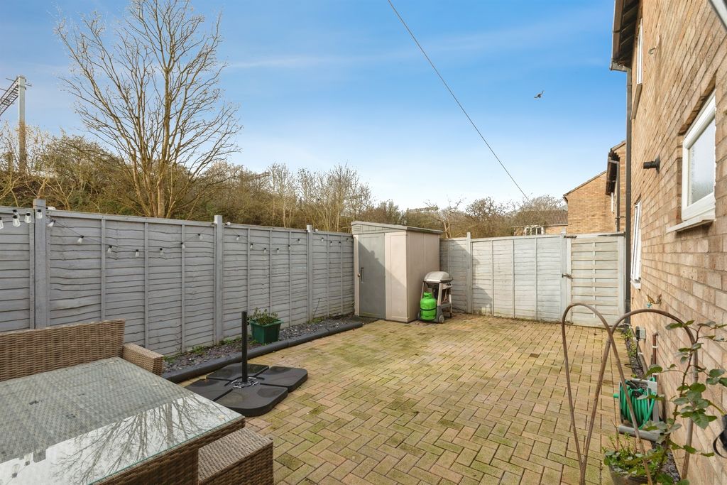 Property photo 2 of 20