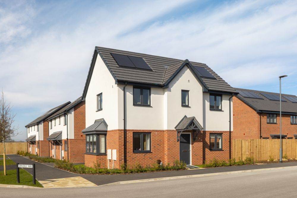 Property photo 1 of 10 Hunts Grove Chesham External