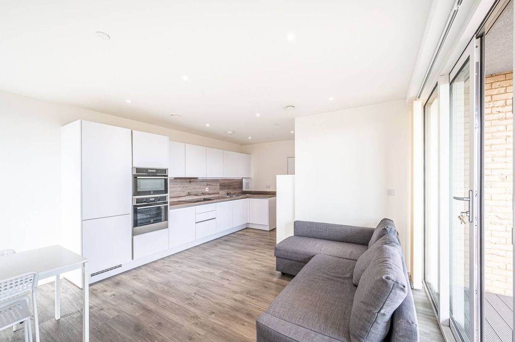 Property photo 3 of 7