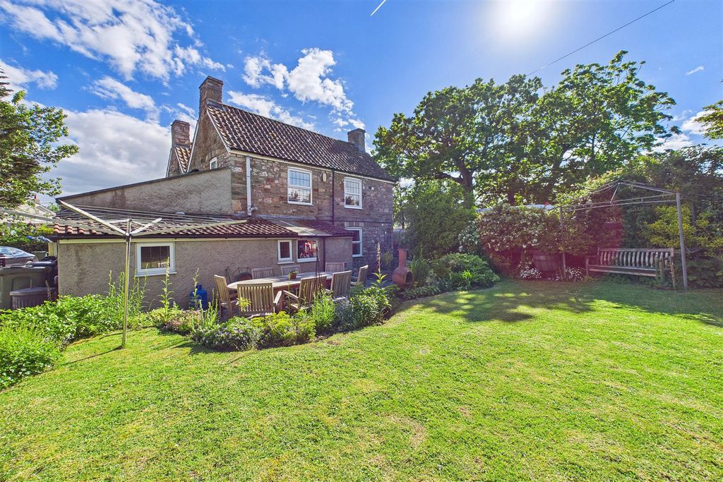 Property photo 2 of 19