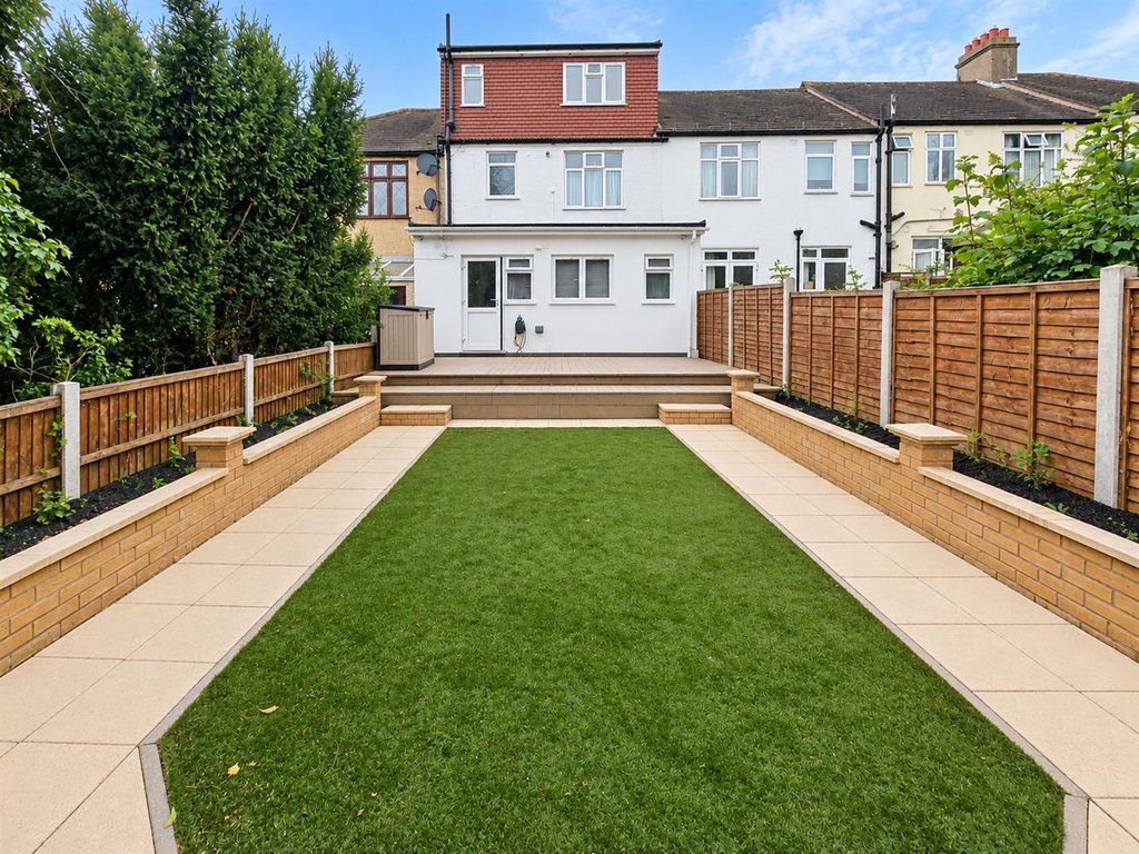 Property photo 1 of 8 Crisp Daylight Terraced Garden Retreat.Png
