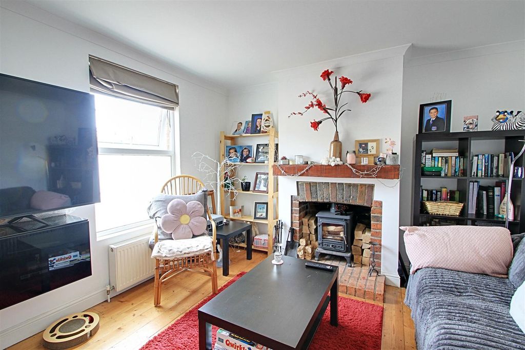 Property photo 2 of 19 Living Room 1.Jpg